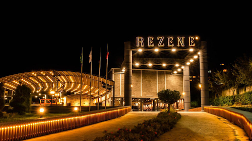 Rezene Restaurant & Cafe